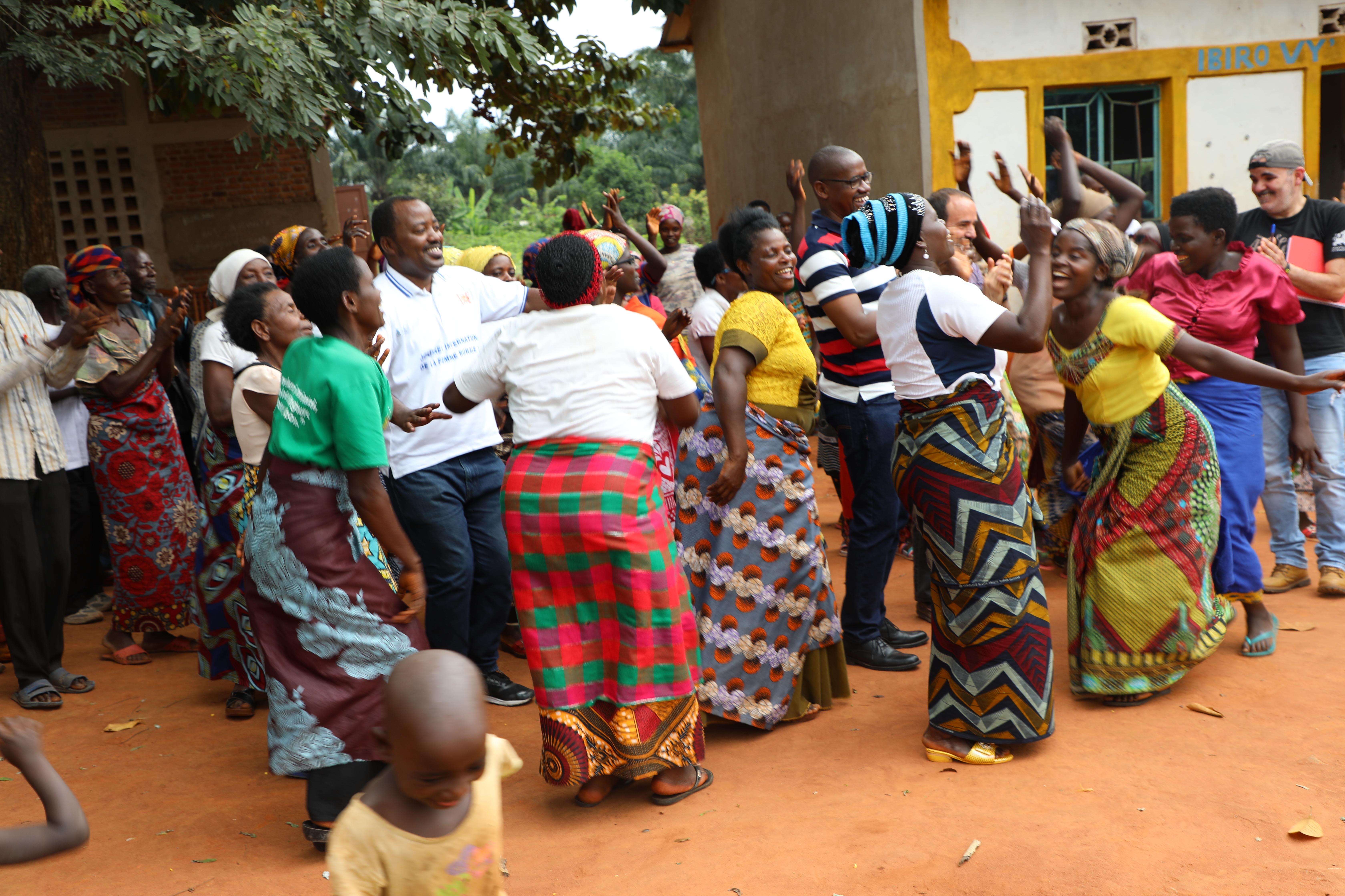 Mujeres que siembran resiliencia en Burundi
