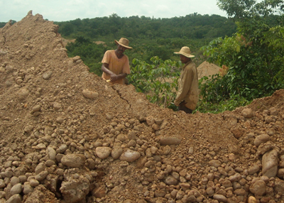 Explotar minerales en países en conflicto