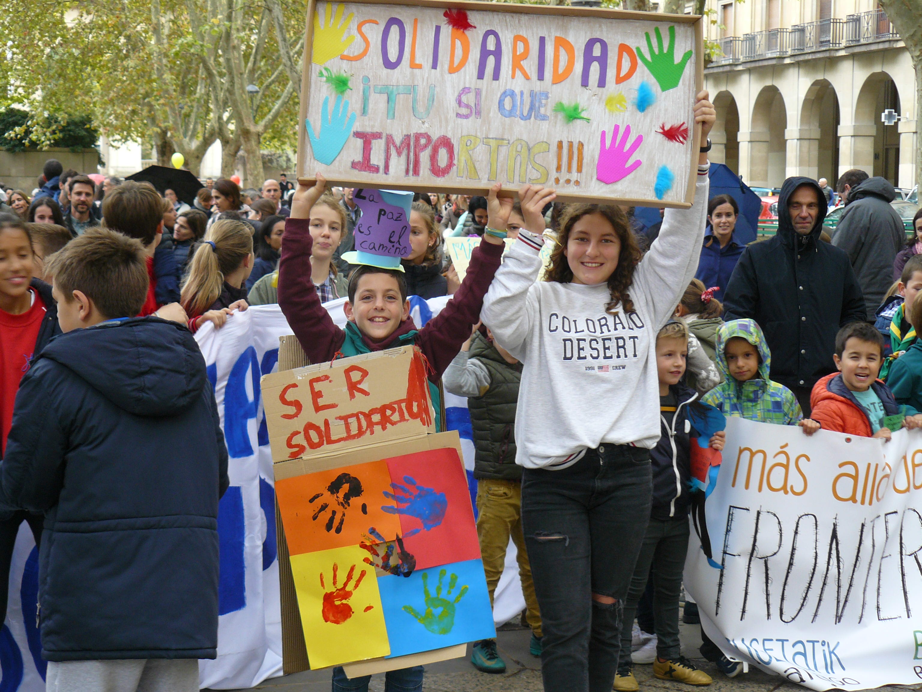 Pamplona se volcó con las personas migrantes