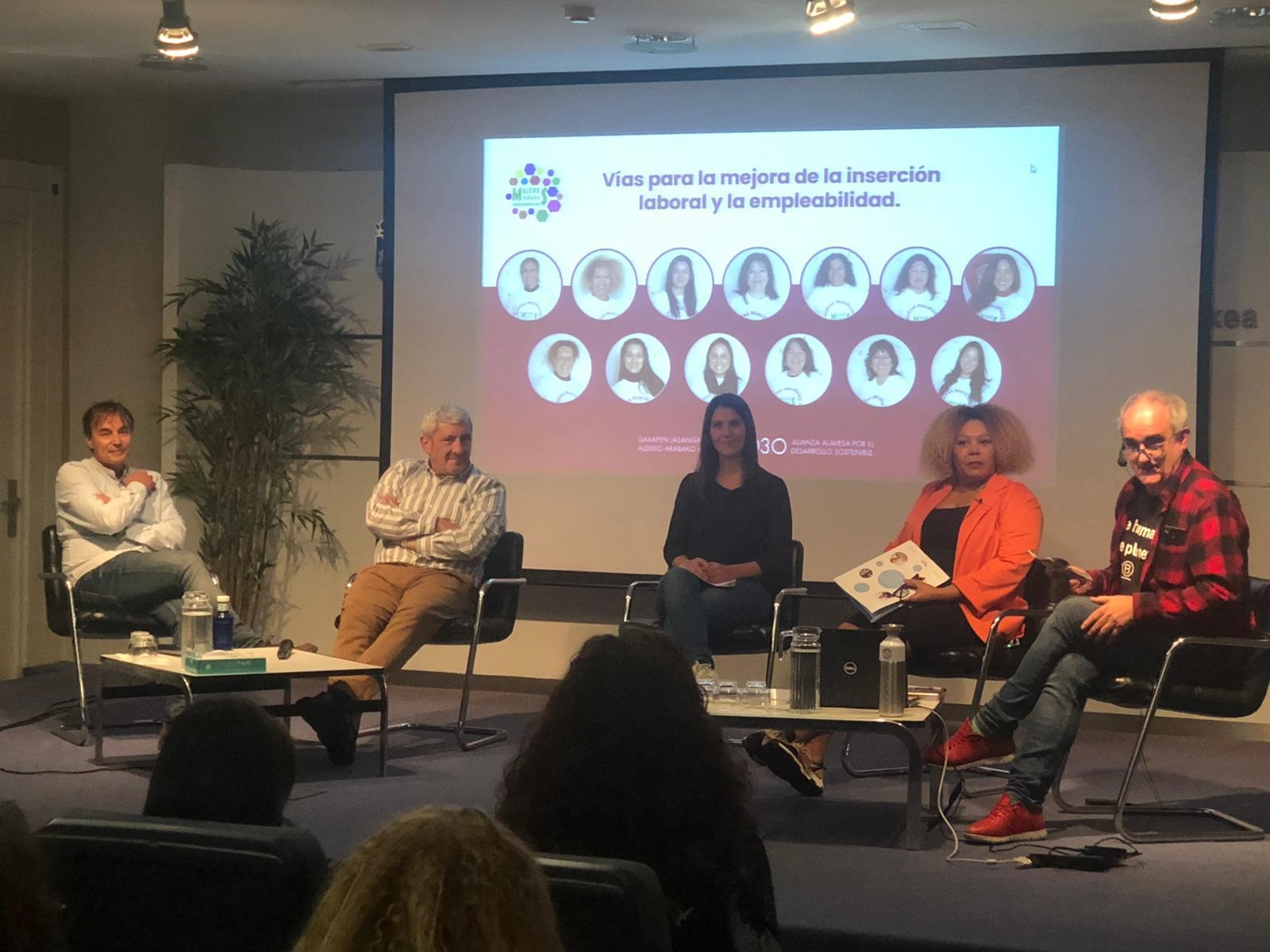 JORNADA “VÍAS PARA LA MEJORA DE LA INSERCIÓN LABORAL Y LA EMPLEABILIDAD” EN VITORIA-GASTEIZ JORNADA “VÍAS PARA LA MEJORA DE LA INSERCIÓN LABORAL Y LA EMPLEABILIDAD” EN VITORIA-GASTEIZ