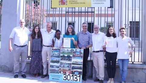 Entrega firmas Yo soy Tierra de Acogida